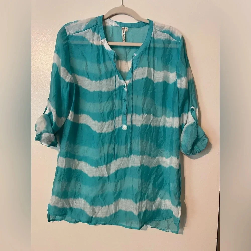 Lightweight Blue and White Tye Dye Roll Tab Sleeves Blouse Top Size Medium